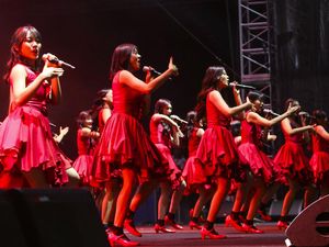 JKT48 Merah Merona di Pestapora JKT48 Merah Merona di Pestapora