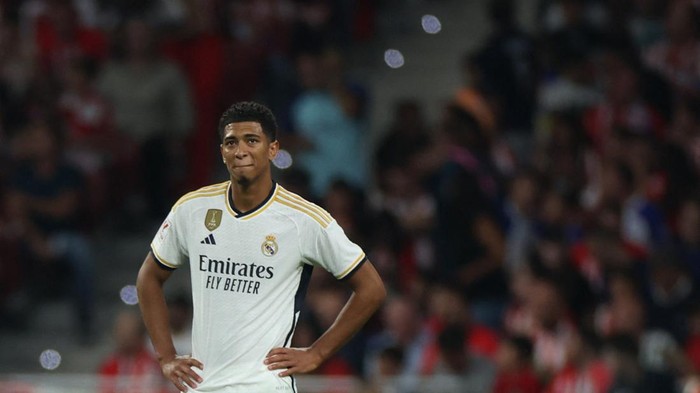 Soccer Football - LaLiga - Atletico Madrid v Real Madrid - Metropolitano, Madrid, Spain - September 24, 2023  Real Madrids Jude Bellingham looks dejected after Atletico Madrids Alvaro Morata scores their first goal REUTERS/Isabel Infantes
