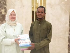 Kisah Pelajar Bersepeda hingga ke Al Azhar untuk Beasiswa, Terjang Wilayah Konflik Kisah Pelajar Bersepeda hingga ke Al Azhar untuk Beasiswa, Terjang Wilayah Konflik