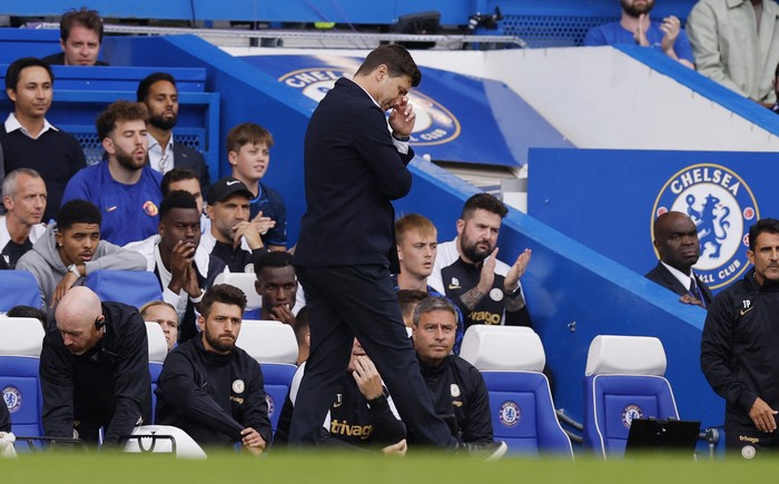 Soccer Football - Premier League - Chelsea v Aston Villa - Stamford Bridge, London, Britain - September 24, 2023 Chelsea manager Mauricio Pochettino reacts Action Images via Reuters/Andrew Couldridge NO USE WITH UNAUTHORIZED AUDIO, VIDEO, DATA, FIXTURE LISTS, CLUB/LEAGUE LOGOS OR LIVE SERVICES. ONLINE IN-MATCH USE LIMITED TO 45 IMAGES, NO VIDEO EMULATION. NO USE IN BETTING, GAMES OR SINGLE CLUB/LEAGUE/PLAYER PUBLICATIONS.