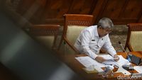 Momen Calon Hakim MK Firdaus Dewilmar Diuji DPR
