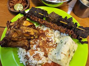Bikin Nagih! Ini 5 Nasi Uduk Lauk Ayam Goreng Paling Enak di Jakarta Bikin Nagih! Ini 5 Nasi Uduk Lauk Ayam Goreng Paling Enak di Jakarta