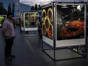 Melihat Pameran Foto Selayang Minang