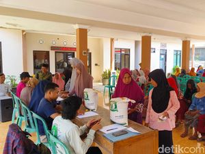 Bansos Pangan di Banyuwangi Sasar 122.047 Keluarga Pra Sejahtera Bansos Pangan di Banyuwangi Sasar 122.047 Keluarga Pra Sejahtera