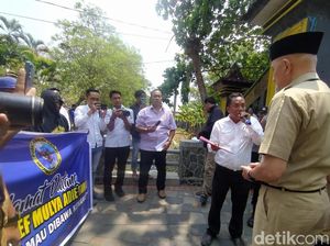 Pj Bupati Bangkalan Didemo di Hari Pertama Bertugas