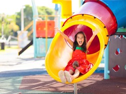 Sederet Manfaat Ajak Anak Main di Playground