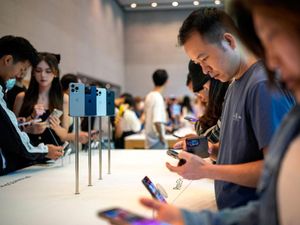 Ini Daftar Harga iPhone 11 Hingga iPhone 15 Terbaru Mei 2024 Ini Daftar Harga iPhone 11 Hingga iPhone 15 Terbaru Mei 2024