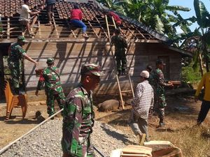 PUPR Gandeng TNI Bedah Rumah Warga di OKU