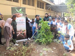 Tingkatkan Kualitas Hidup Masyarakat, QNET Bina Komunitas Tanam Pohon