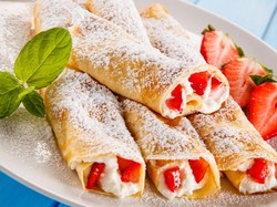 Resep Crepes Isi Krim dan Stroberi, Camilan Manis Segar  Buat Ngopi