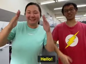 Keren! 5 Tempat Makan Ini Pekerjakan Penyandang Tunarungu