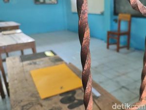 Detik-detik Guru Madrasah Demak Dibacok Murid Saat Bagikan Soal Ujian Detik-detik Guru Madrasah Demak Dibacok Murid Saat Bagikan Soal Ujian