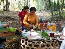 Pasar Pelipur Lara di Desa Penglipuran: Belanja Ala Jaman Dulu, Pakai Uang Bambu