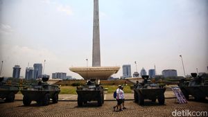 Potret Seratusan Alutsista TNI Mejeng di Monas