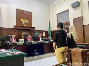 Gelapkan Nota Penjualan, Marketing Toko HP di Surabaya Jadi Pesakitan
