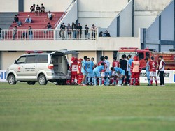 Sempat Kolaps di Lapangan, Silvio Escobar Sudah Bisa Diajak Komunikasi