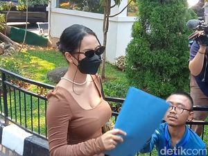 Siskaeee Datangi Polda Metro Jaya Siap Diperiksa soal PH Film Porno