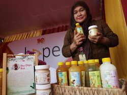 Cerita Dian Ika, Pekerja yang Jualan Minuman Herbal hingga Jasa Penatu