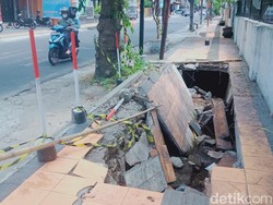 Waspada Lur! Trotoar Jalan Melati Tonggalan Klaten Ambrol