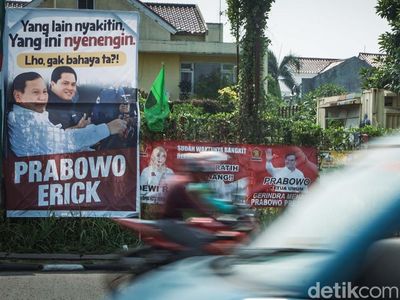 Baliho Prabowo-Erick Thohir Mejeng di Tengah Isu 2 Poros