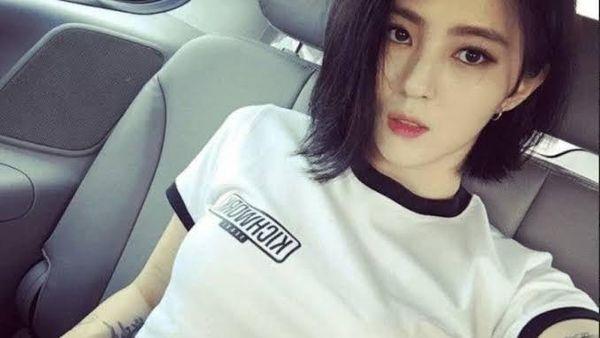 8 Foto Transformasi Han So Hee dengan Tato dan Tindik Sejak Jadi Model