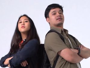 7 Potret Artis Reka Ulang Foto Masa Kecilnya, Derby dan Sherina Bikin Takjub 7 Potret Artis Reka Ulang Foto Masa Kecilnya, Derby dan Sherina Bikin Takjub