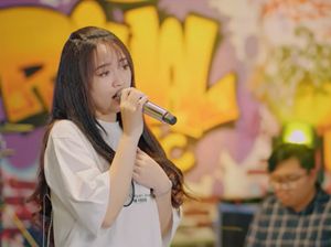 Lirik Lagu Trauma yang Dinyanyikan Happy Asmara Versi Dangdut Lirik Lagu Trauma yang Dinyanyikan Happy Asmara Versi Dangdut