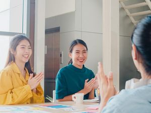 49+ Kata-kata Penutup Presentasi yang Lucu dan Bikin Audience Terkesan 49+ Kata-kata Penutup Presentasi yang Lucu dan Bikin Audience Terkesan