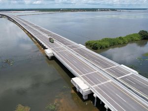 Bos INA Beberkan Cara Agar Investor Asing Mau Investasi Langsung di Jalan Tol RI Bos INA Beberkan Cara Agar Investor Asing Mau Investasi Langsung di Jalan Tol RI