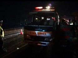 Mobil Ambulans Kecelakaan di Subang, 3 Orang Terluka