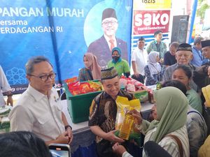 Zulhas Traktir Warga Semarang, Ada 2,5 Ton Beras-480 L Minyak Goreng