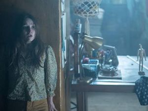 Review No One Will Save You: Tegang Tanpa Banyak Bicara