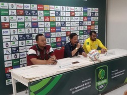 Djanur Ungkap Faktor Mengapa Persela Dipecundangi Persekat