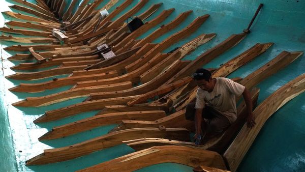 Intip Pembuatan Kapal Ikan Seharga Rp 250 Juta di Kendari