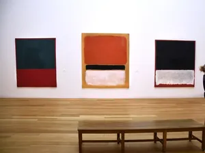 Dari Dokumenter Netflix, Skandal Seni Paling Besar Abad Ini Jadi Buku