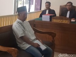 Sidang Perdana Mbah Slamet, Didakwa Pasal Penipuan-Pembunuhan Berencana