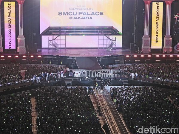 POV Nonton SMTOWN dari Puncak Stadion Utama GBK
