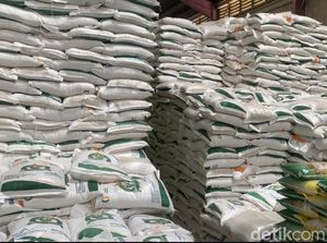 Bulog Sumut Pastikan Stok Beras Aman saat Salurkan Bantuan ke Masyarakat Bulog Sumut Pastikan Stok Beras Aman saat Salurkan Bantuan ke Masyarakat