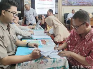 Warga Nusukan Terima UGR Underpass Simpang Joglo, Ada yang Terima Rp 10 M Warga Nusukan Terima UGR Underpass Simpang Joglo, Ada yang Terima Rp 10 M