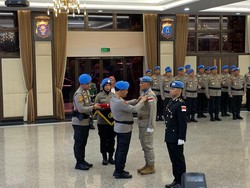 Jokowi Anugerahkan Lencana Kehormatan ke Pasukan FPU 4 Minusca