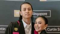 7 Inspirasi Kebaya Buat Pendamping Wisuda Anak ala Artis Indonesia
