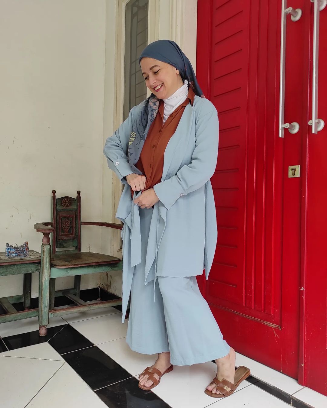 Andhara Early