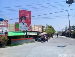Sudah Lengser, Eks Bupati Bojonegoro Masih Mejeng di Baliho