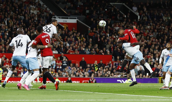 Casemiro Soccer Football - Carabao Cup - Third Round - Manchester United v Crystal Palace - Old Trafford, Manchester, Britain - September 26, 2023 Manchester United's Casemiro scores their second goal Action Images via Reuters/Jason Cairnduff NO USE WITH UNAUTHORIZED AUDIO, VIDEO, DATA, FIXTURE LISTS, CLUB/LEAGUE LOGOS OR 'LIVE' SERVICES. ONLINE IN-MATCH USE LIMITED TO 45 IMAGES, NO VIDEO EMULATION. NO USE IN BETTING, GAMES OR SINGLE CLUB/LEAGUE/PLAYER PUBLICATIONS.