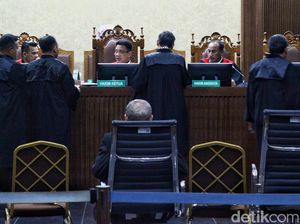 Pengacara Lukas Enembe Ngotot Minta Laptop di Rutan