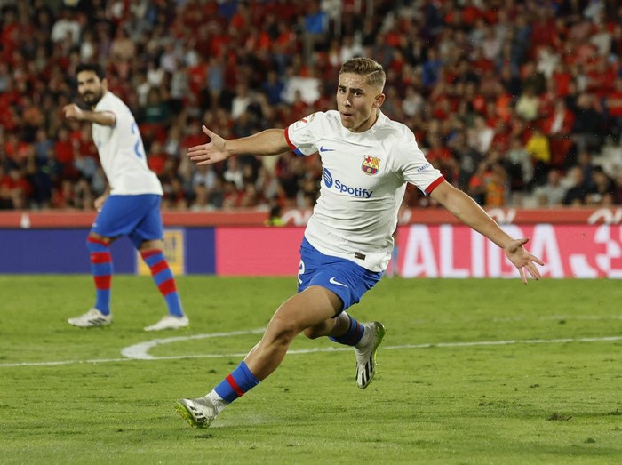 Soccer Football - LaLiga - RCD Mallorca v FC Barcelona - Son Moix, Palma, Mallorca, Spain - September 26, 2023 FC Barcelonas Fermin Lopez celebrates scoring their second goal REUTERS/Albert Gea