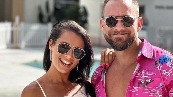 Foto Sosok Istri yang Merelakan Suaminya Jadi Bintang Dewasa