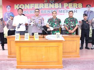 Warga Bener Meriah Temukan 3 Senjata Dibungkus Kain di Rumah Kosong