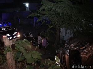 Minibus dan Motor Terjun ke Jurang hingga Timpa Perumahan di Kulon Progo