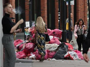 Kotornya Jalanan London Saat Tukang Sampah Mogok Kerja